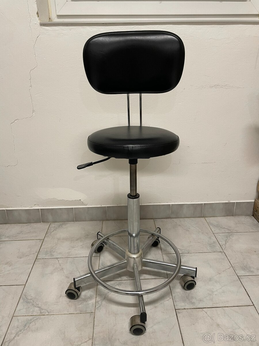 Kadeřnický nábytek - 8