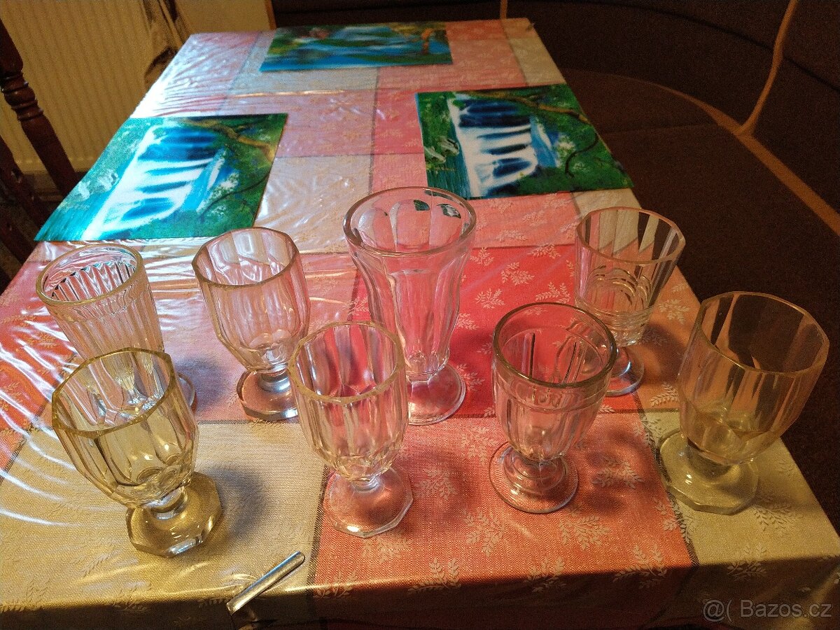 Sklenice staré 60-150 let - 8