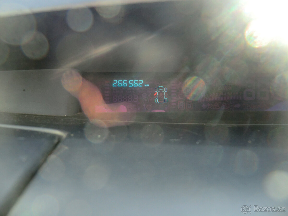 Renault Espace, 2.2HDi 110kW 7 MÍST AC TAŽNÉ ZAŘÍZENÍ - 8