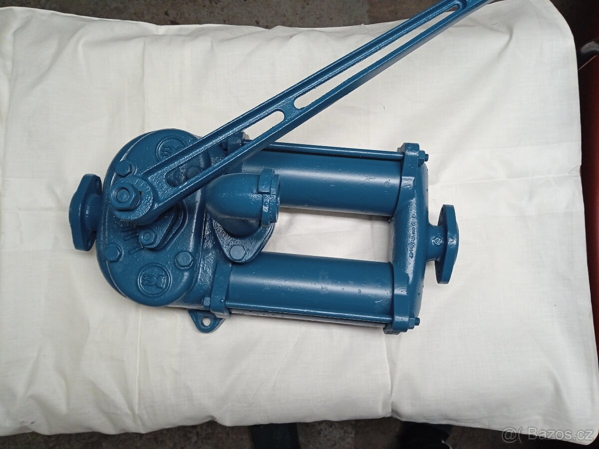 Ruční čerpadlo - 8