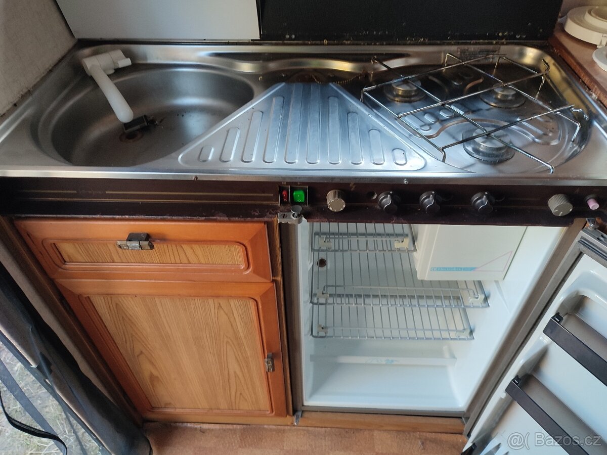 Buerstner 1100kg, WC 100km/h,předstan, STK - 8