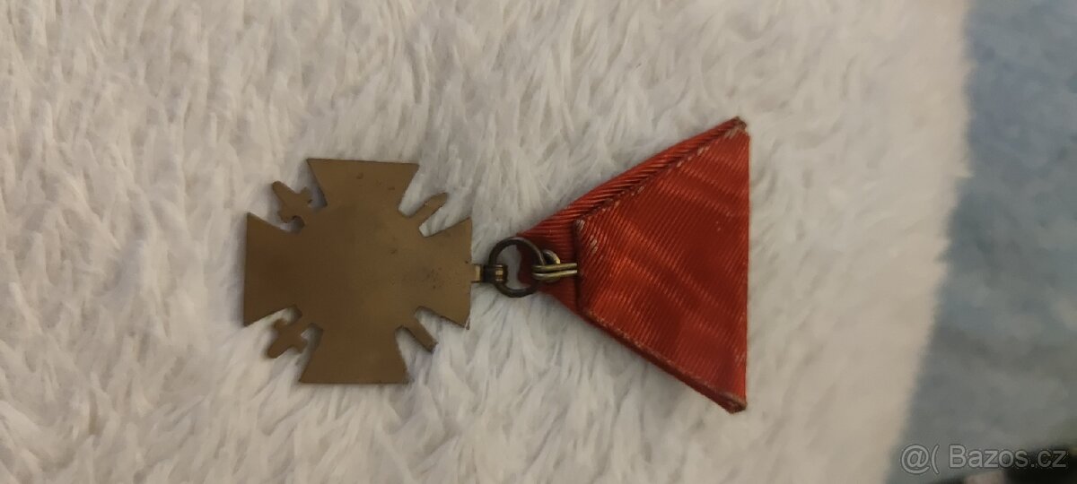 Medaile, vyznamenání. - 8