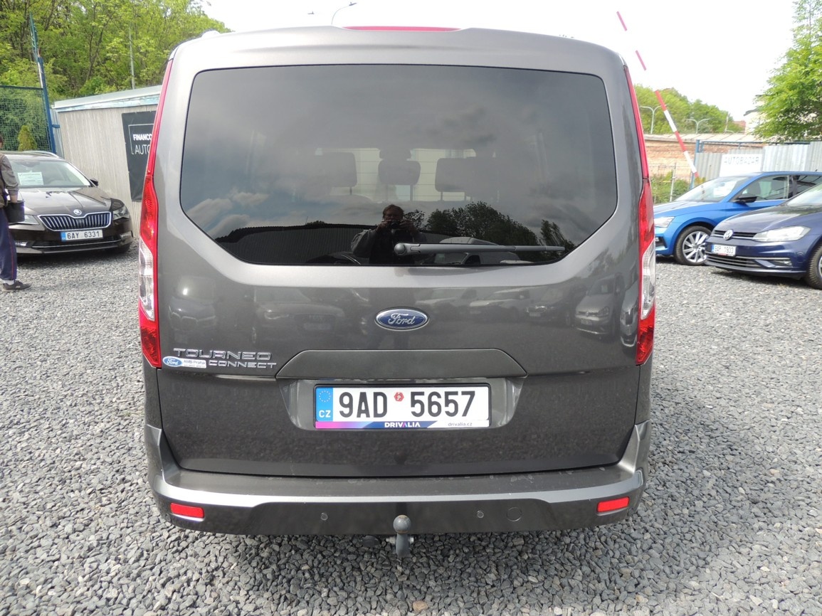 Ford Tourneo Connect 1.5TDCi,88kw,L2,Titanium,ČR,-21%DPH - 8