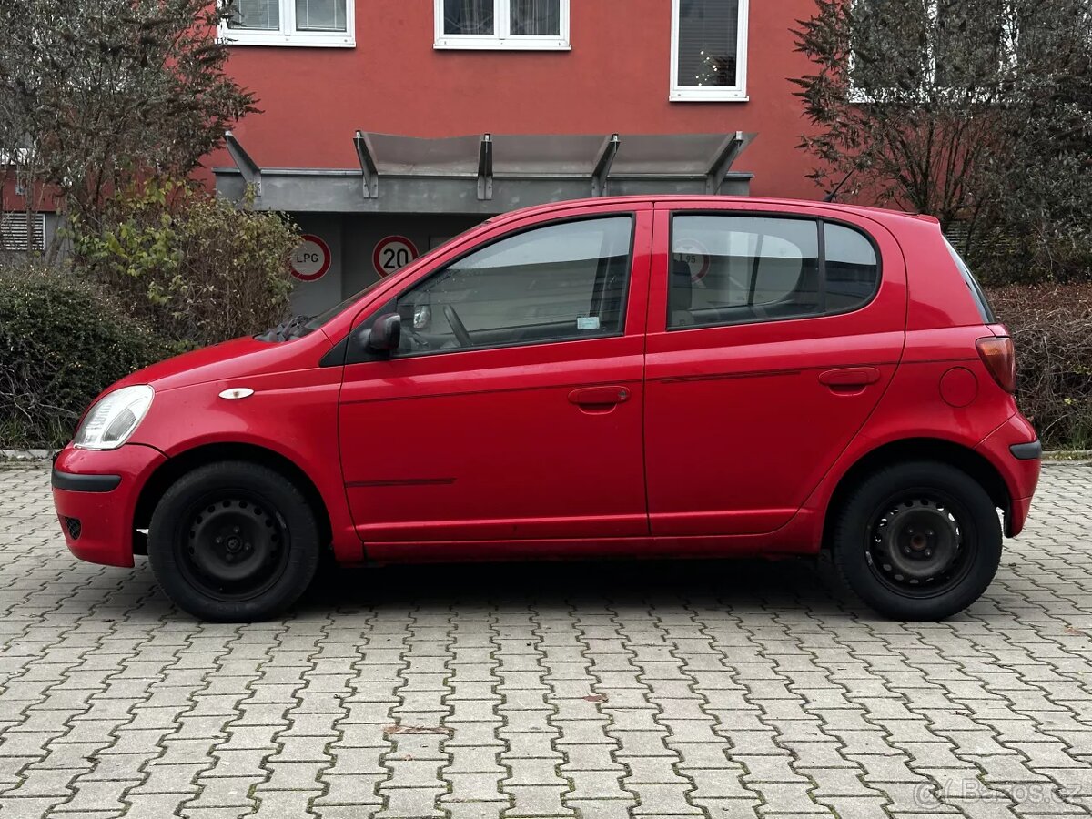 Toyota Yaris 1.0 VVT-i Klima Nová STK 5 dveří Rok 2005 - 8