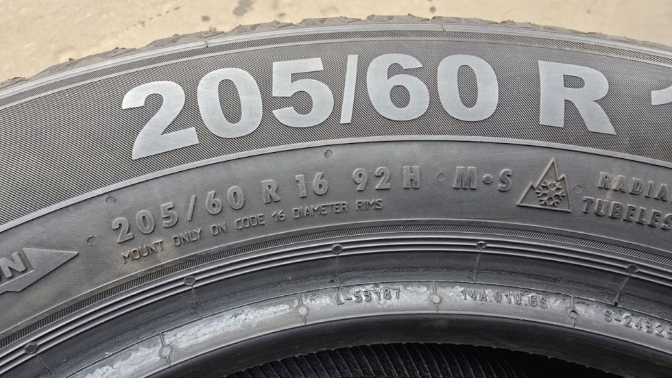 Zimní pneu 205/60/16 Semperit - 8