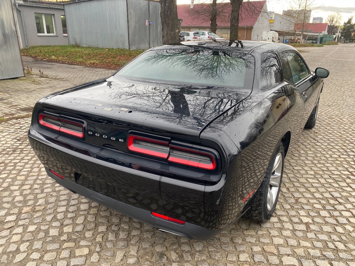 Dodge Challenger 3.6 novy model 2015 r.v - 8