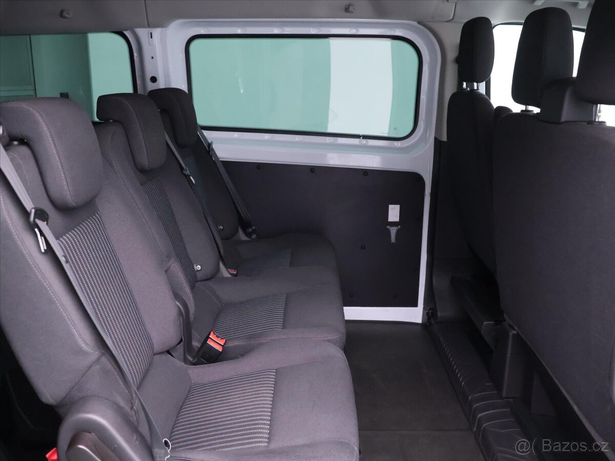 Ford Transit Custom 2,2 TDCi Titanium L2H2 9-Míst (2016) - 8