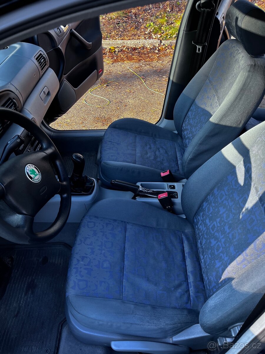 Octavia 1, modrá metalíza,1.6 55kw, 159 000km - 8