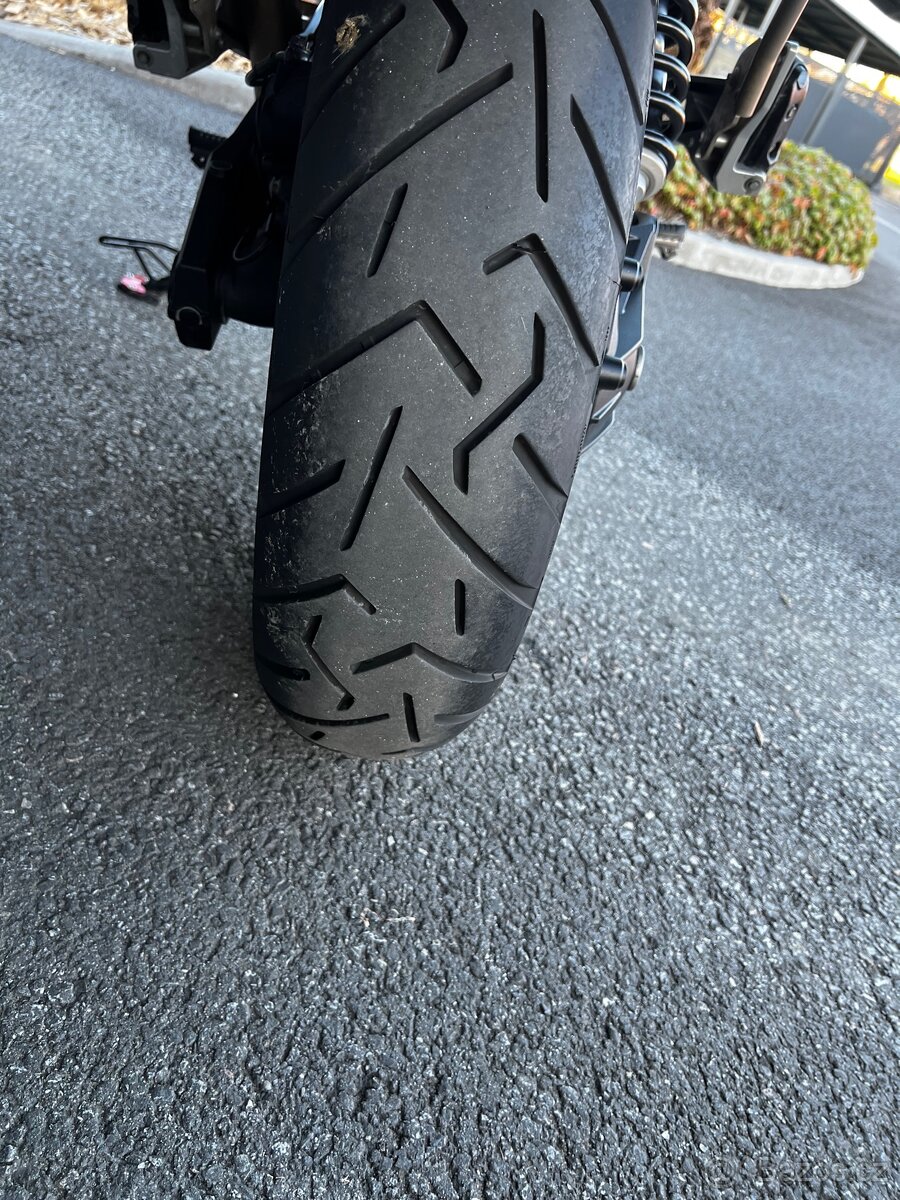 2019 Moto Guzzi V 85 TT - 8