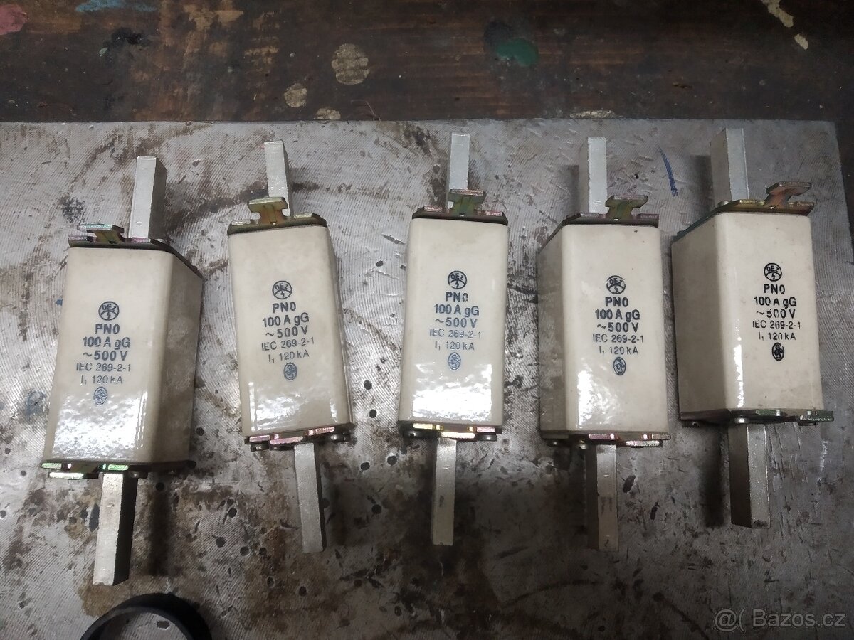 elektroinstalační materiál - 8