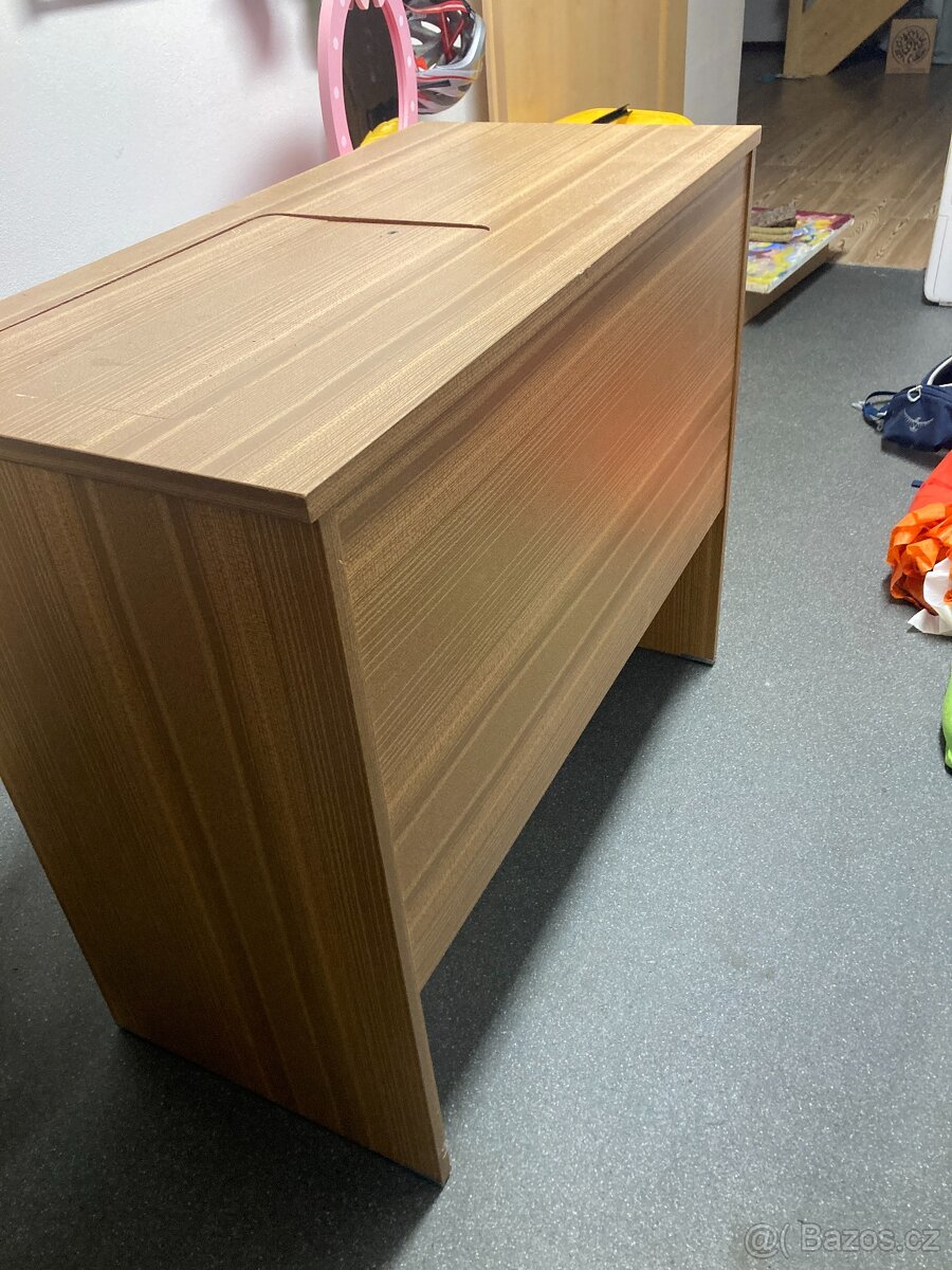 Šicí stroj Veritas se skříní - 8