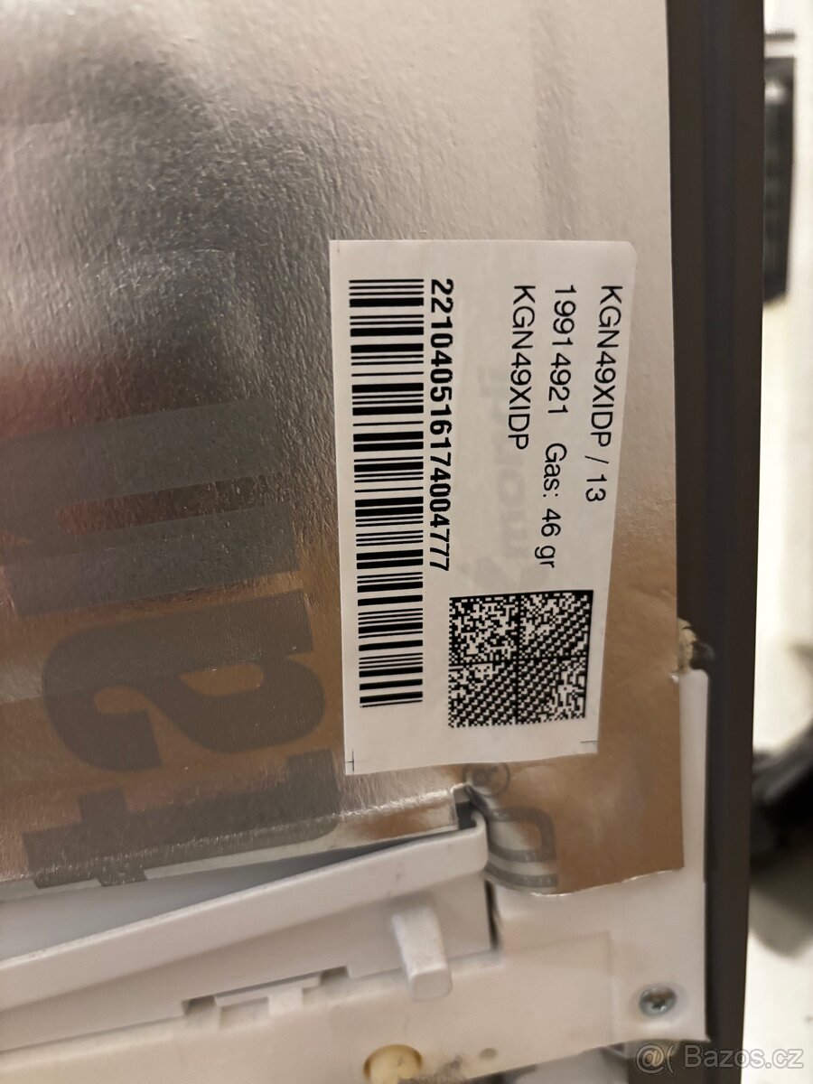Lednice s mrazákem Bosch 330+108 l - 8