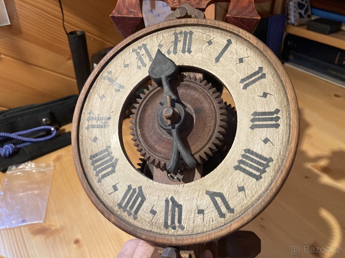 Lihýřové vahadlové historicke hodiny pendlovky Swiss made - 8