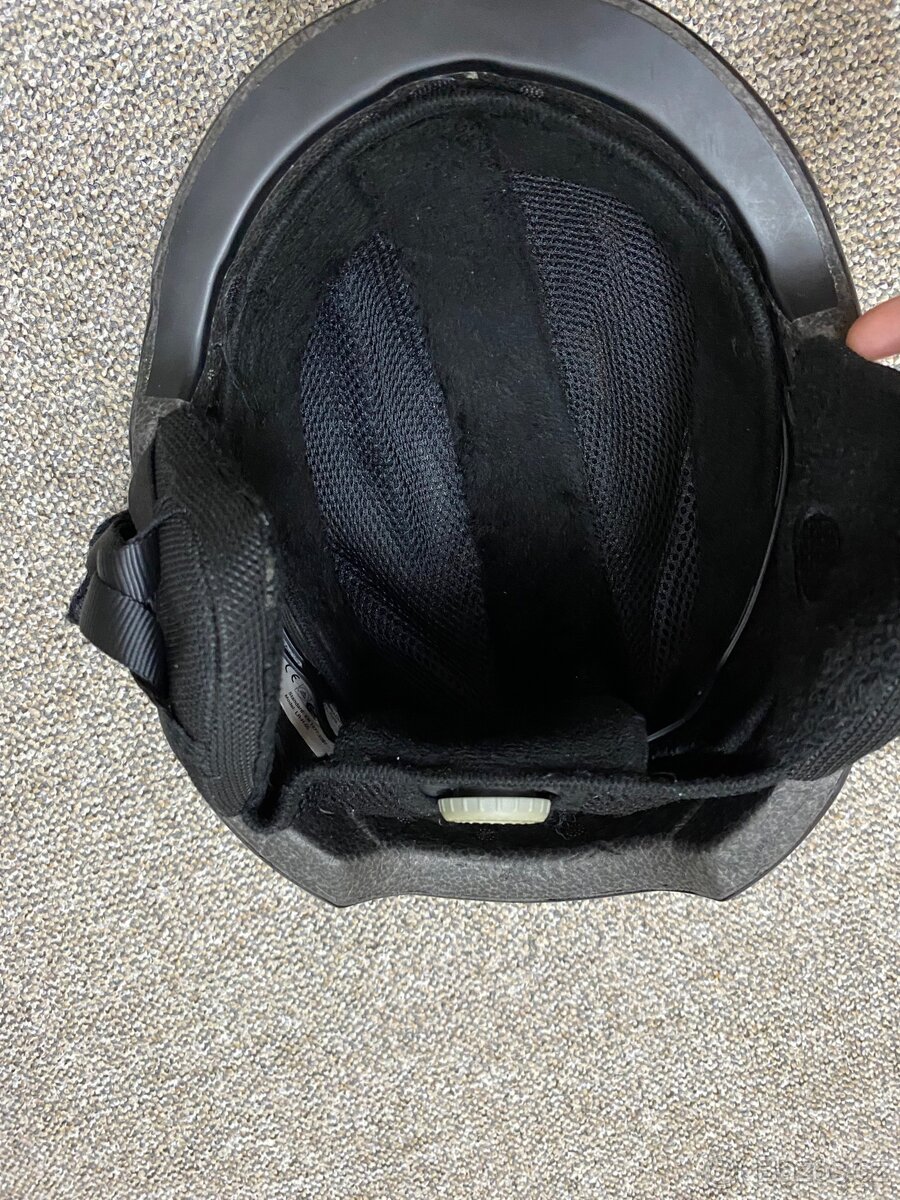 Lyžařská helma - 8