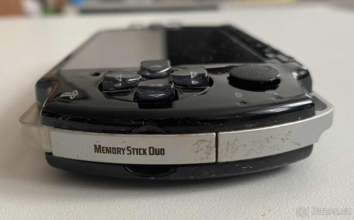 PSP 2000 Black + 64gb - 8