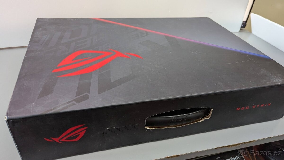 HERNÍ ASUS ROG Strix G15 15.6" FHD i7 16GB 1TB SSD RTX207 - 8