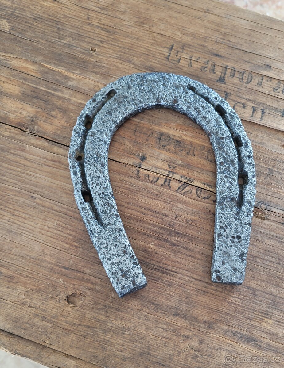 Dekorace: starožitná historická podkova 15×11,5cm - 8