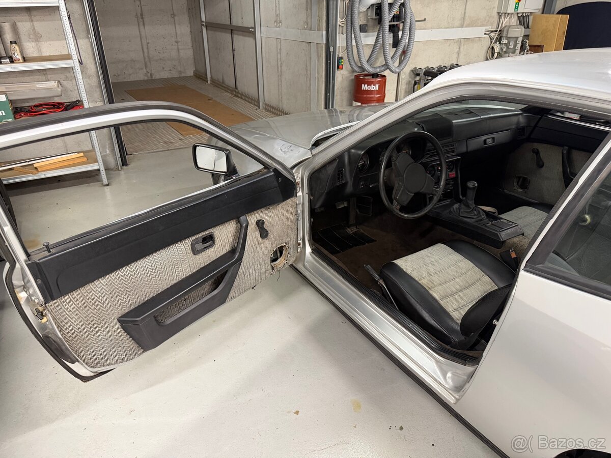 Porsche 924 turbo - 8