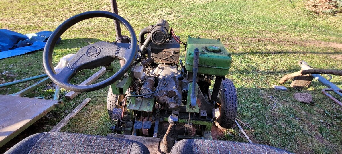 Prodám traktůrek s hydraulickou károu. - 8