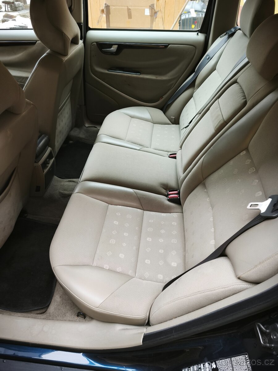 Volvo V70 2.4i 125kW - 8