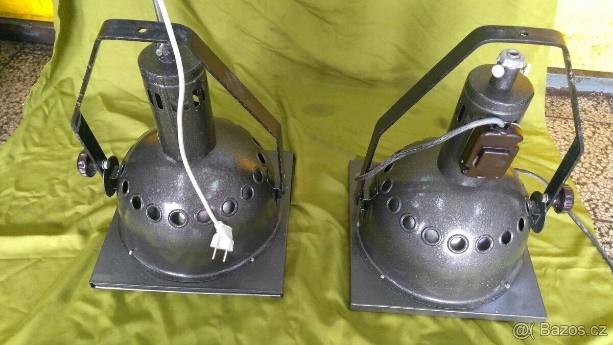 Staré divadelní reflektory - 8