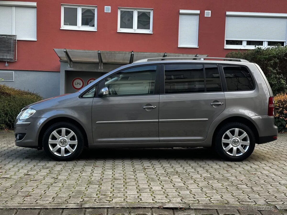 Volkswagen Touran 1.4 TSI 103 kW Highline Navi ParkAssist - 8