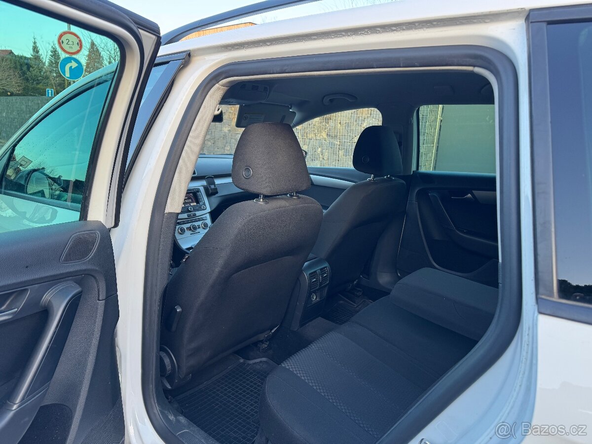 Volkswagen Passat 2.0TDi CZ Kombi - 8