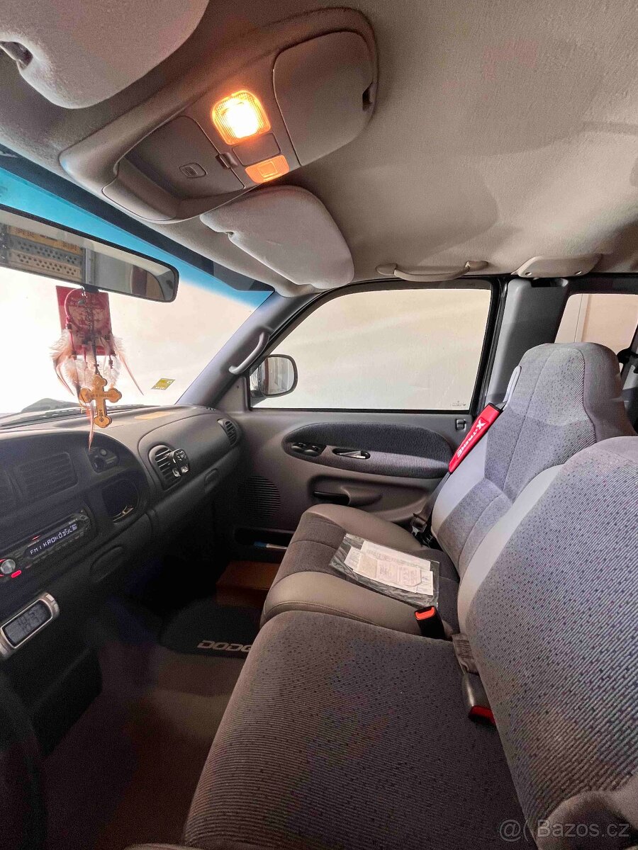 Dodge RAM 1500 V8 Magnum - 8