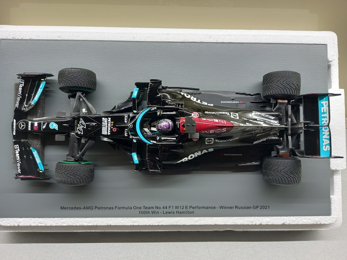 F1 MERCEDES W12 HAMILTON VÍTĚZ GP RUSKA 2021 SPARK 1:18 - 8