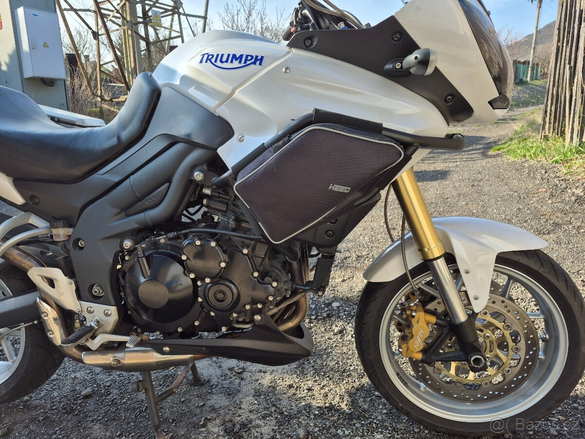 Triumph Tiger 1050 - 8