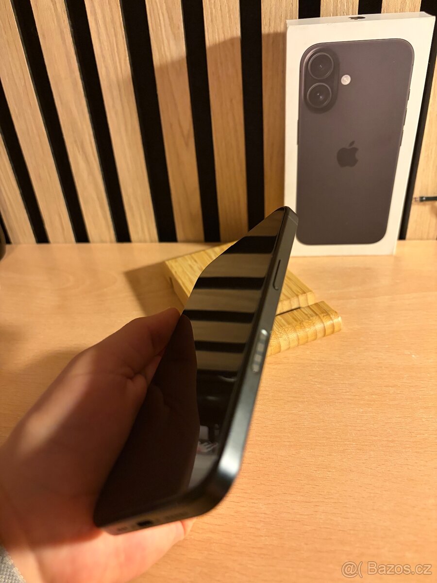 Iphone 16 černý - 8
