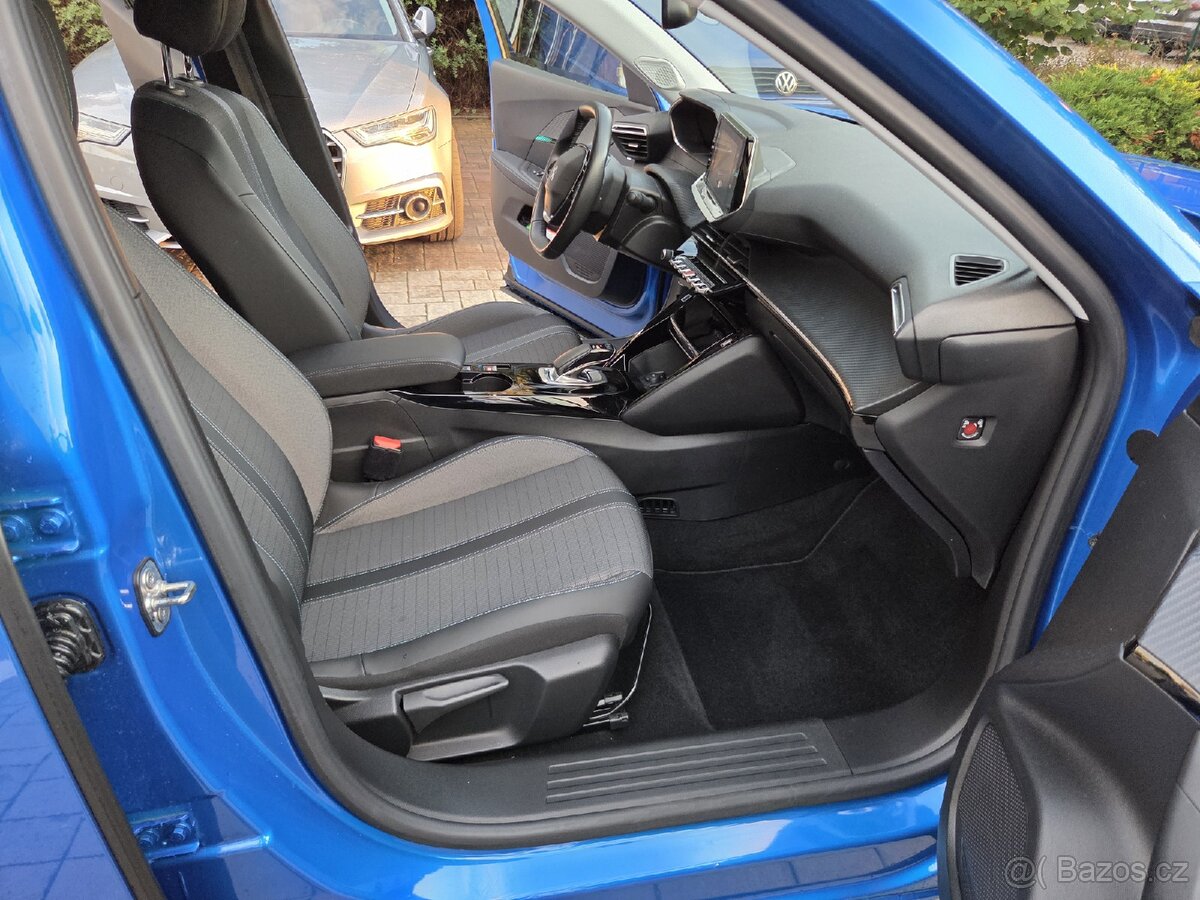 ZÁNOVNÍ PEUGEOT e2008 ALLURE 100kw naj.15.900km SoH 95% - 8