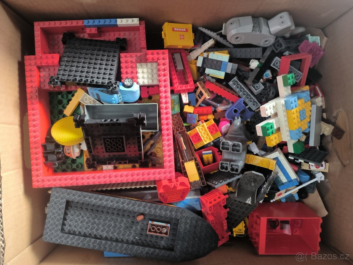 Lego + duplo mix v 10 krabicích od banánu cca 70 kg - 8