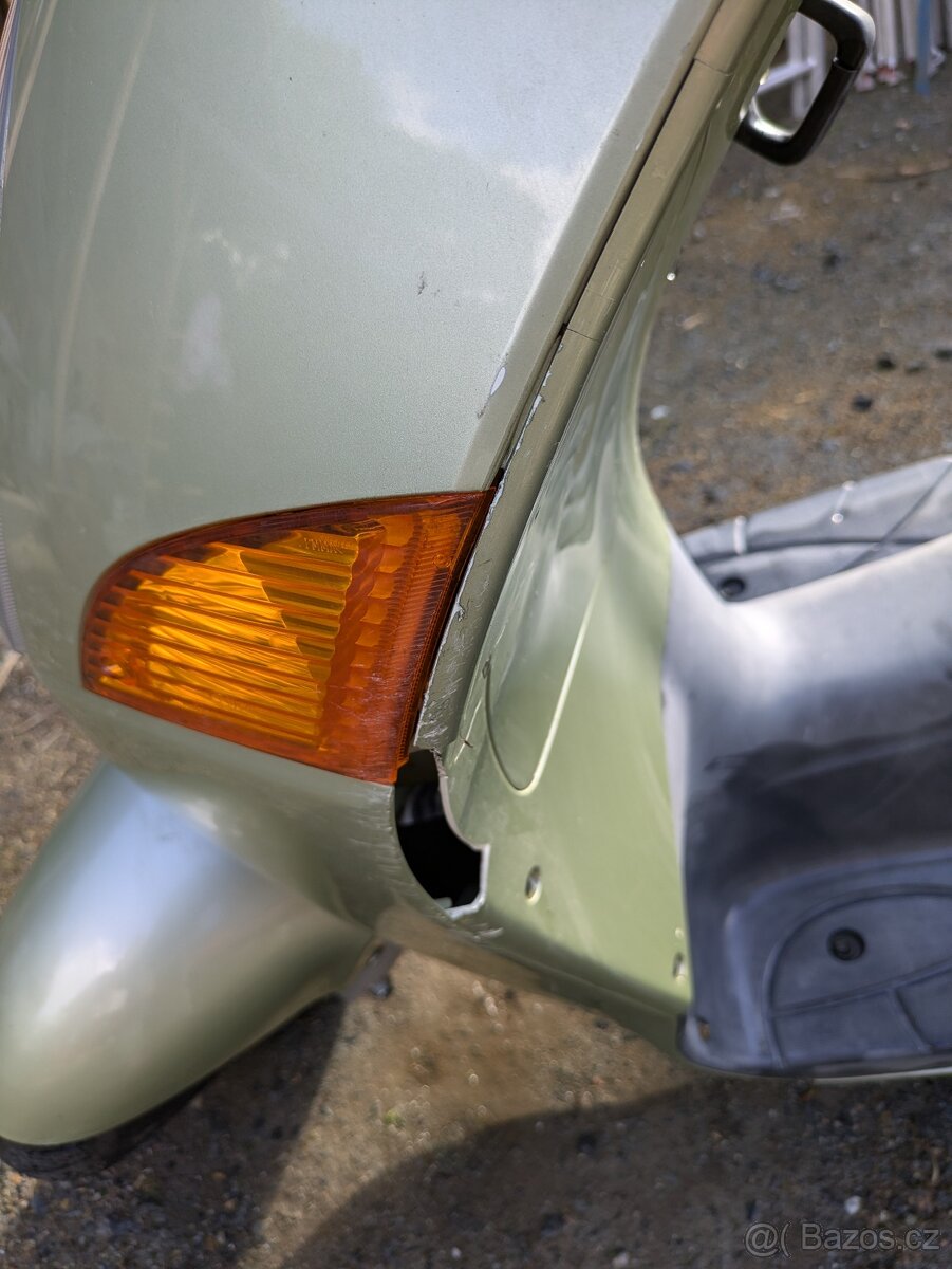 stylový retro skútr Honda @125 s výkonem 11 kW - 14000km - 8