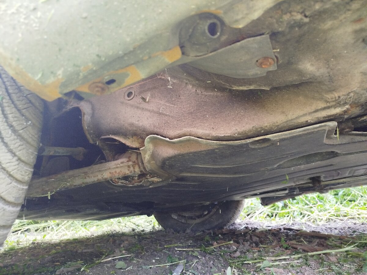 Mercedes w 124 250D - 8