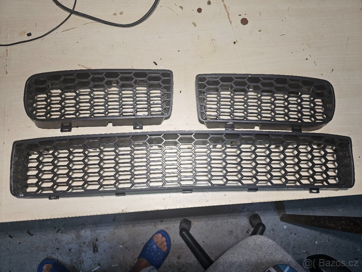Honey comb mřížky VW Golf 4 nárazník - 8