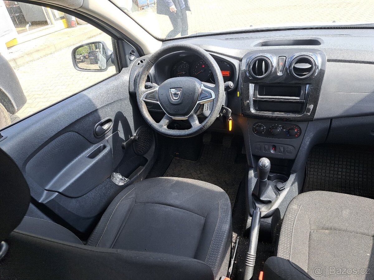 Dacia Sandero - 8