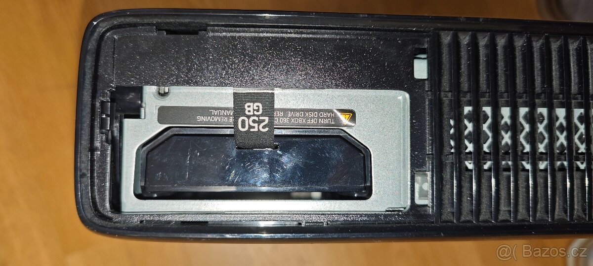 Xbox 360 S 250GB + Kinect + 2x ovladač + hra - 8