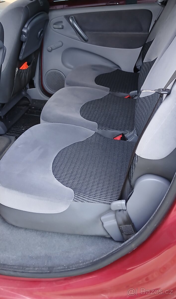 Prodám Citroen xsara picasso 1,6l r.v.2007 - 8