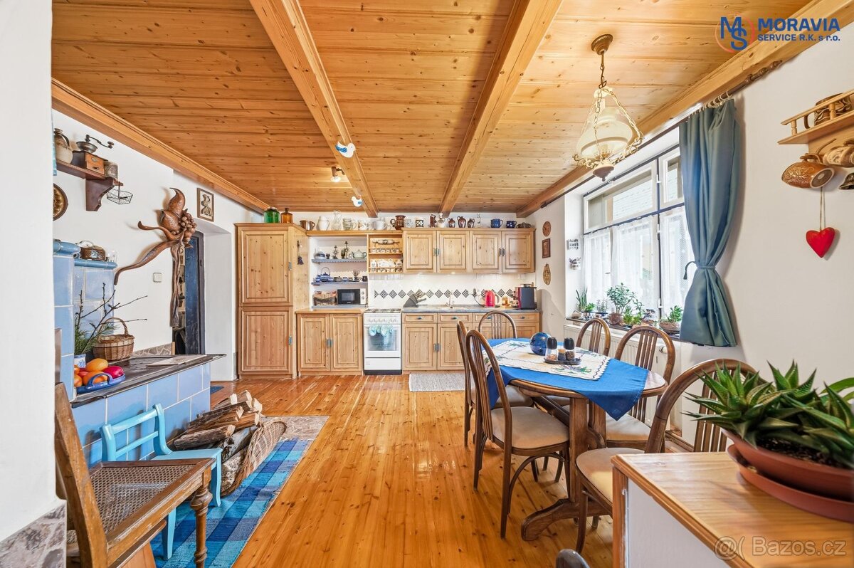 Krásná chalupa v obci Chobyně pod Šubířovem - 8