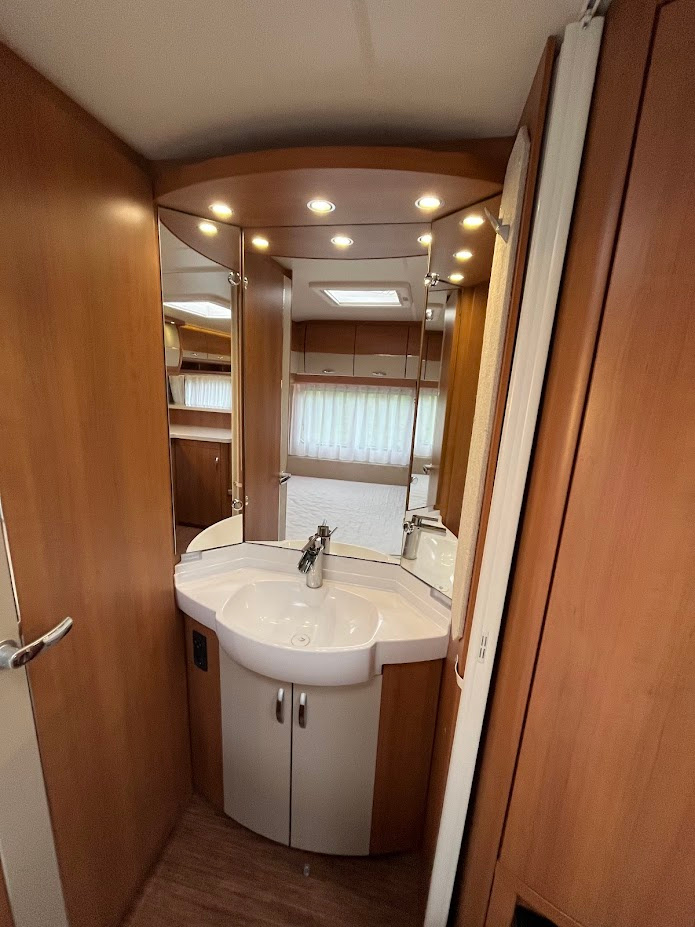 Hobby 560 CFe 2011 MOVER, PŘEDSTAN, DRŽÁK KOL, SUPER STAV - 8