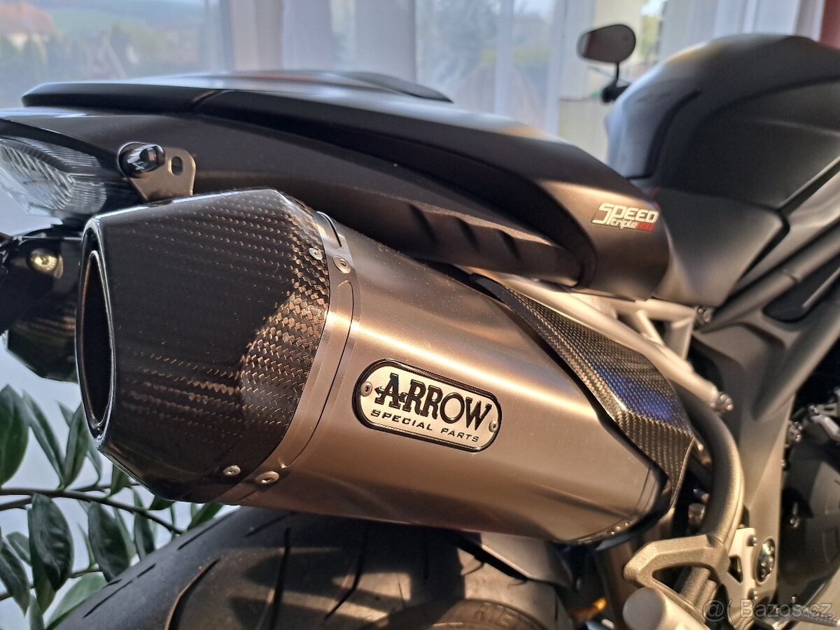 Triumph Speed Triple 1050 RS - 8