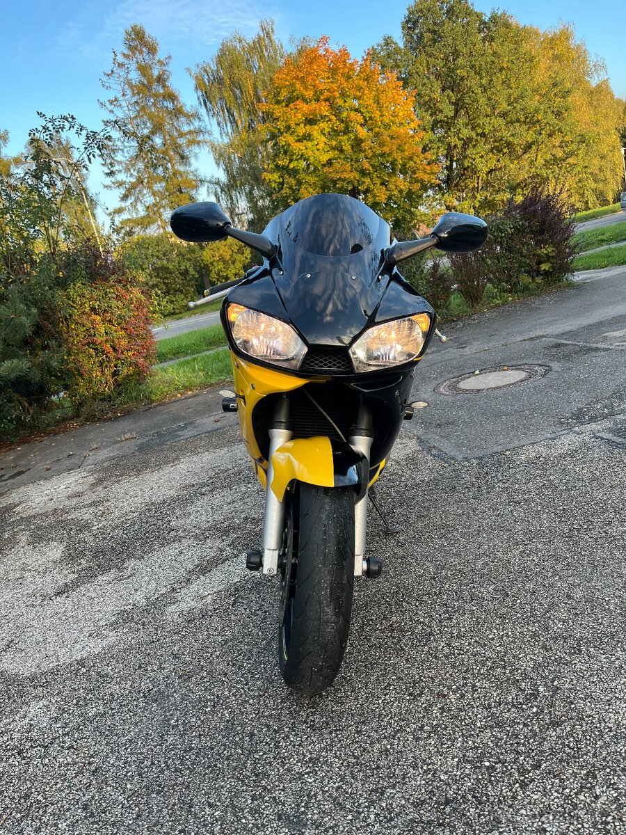 Yamaha R6 (2000) – VR46 Day Moon Edition – 88 kW - 8