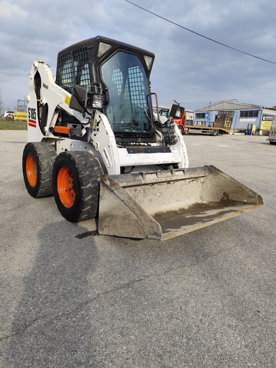Šmykový nakladač Bobcat S185, Špz. - 8