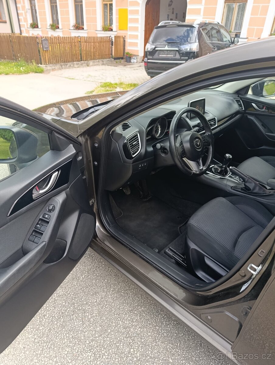 Mazda 3 - 8