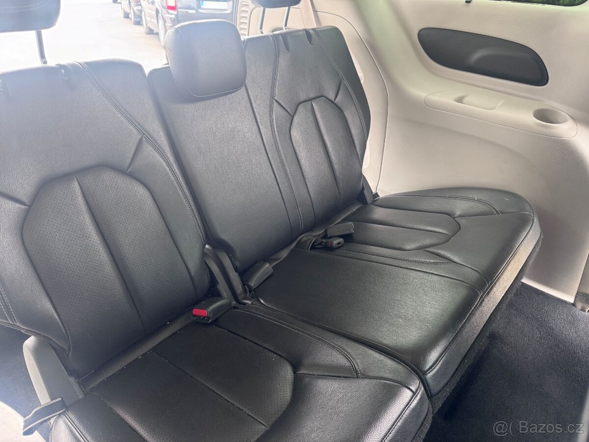 Chrysler Pacifica 3,6 L RU Čočka Adapttemp 2022 - 8
