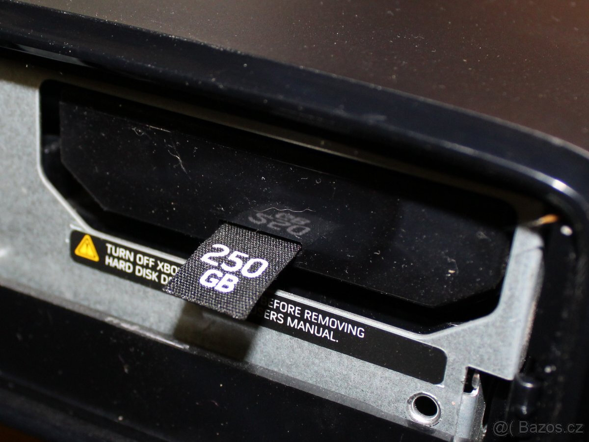 Microsoft Xbox 360 Slim Matte Black 250GB - 8