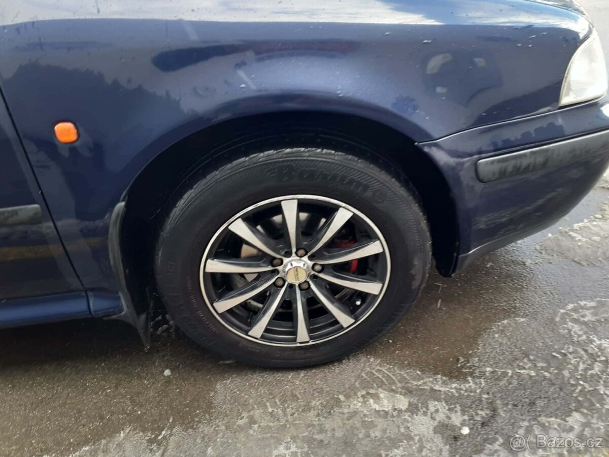 Škoda Octavia 1.6 benzín - 8