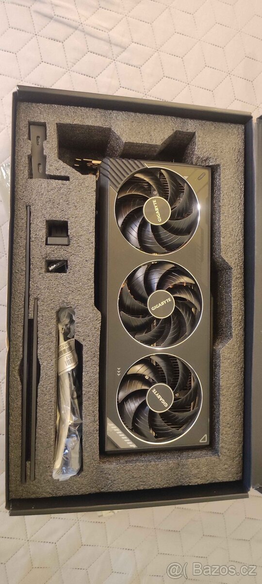 GIGABYTE GeForce RTX 3090 Ti GAMING OC 24GB - 8