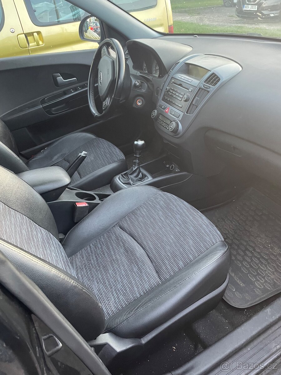 Kia Ceed - nepojízdná - 8